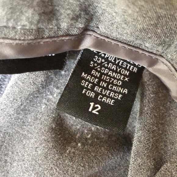 Skirt w/back buttons Size 12 - Picture 5 of 7